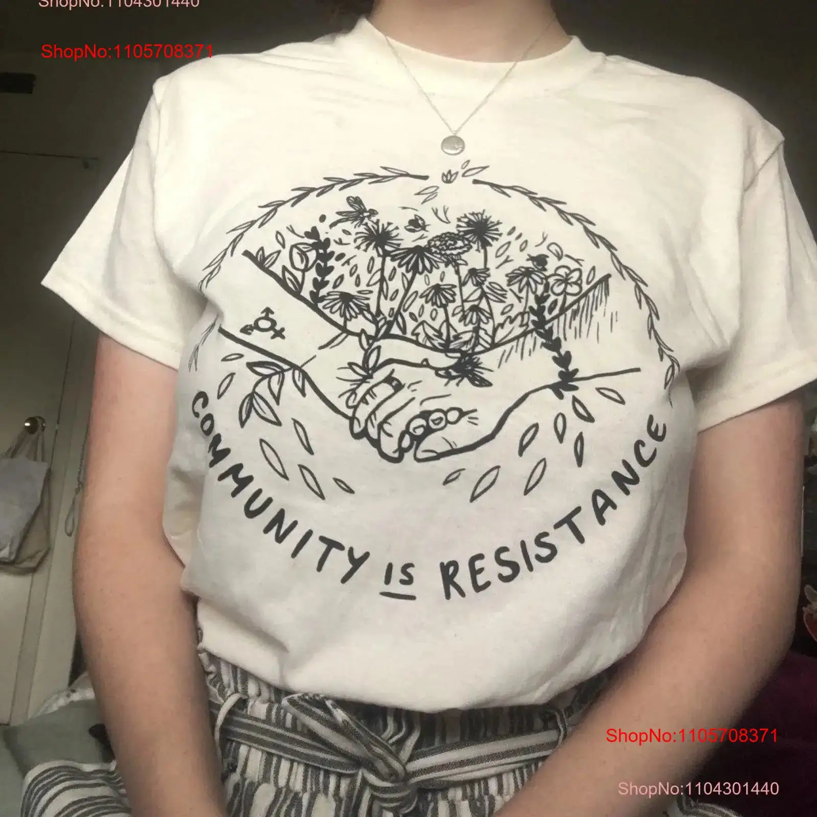 Vintage Fashion Community - Community is Resistance T-Shirt Vintage Gewaschen